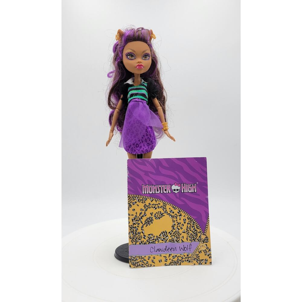 Monster High Doll Clawdeen Wolf 10.5" tall Purple A Pack of Trouble Accessories
